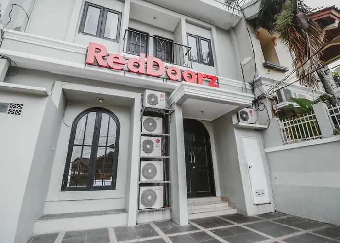 Reddoorz Plus @ Radio Dalam 2 Jakarta